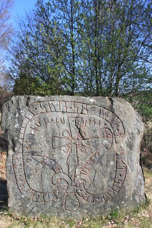 스웨덴 멜라렌 호 근처의 룬 문자 비석인 메르발라(Mervallastenen)에는 세미갈리아(Simkala)가 언급되어 있다.