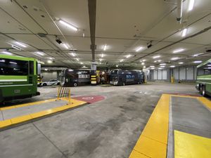 버스 터미널 하차 구역