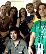 2010년 국립 영화상을 수상한 힌디어 영화 I Am 세트장에서의 보스 (맨 왼쪽)