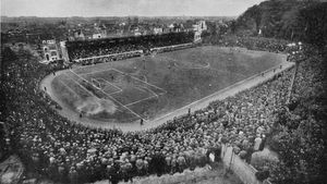 1930년대 유니옹 생질루아즈 대 다링 클럽 드 브뤼셀 경기 중의 요제프 마리앵 경기장