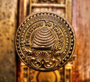 예수 그리스도 후기 성도 교회 성전의 문 손잡이