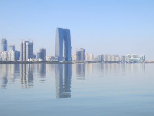 동방의 문은 진지호 쑤저우 공업원구에 있다.