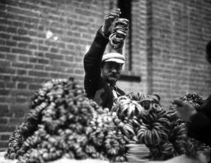 1935년 빌뉴스의 성 카시미르 박람회에서 오바르잔키 판매상