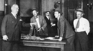 조지 바비어, 윌러드 로버트슨, 클로드 쿠퍼, 앨런 젠킨스, 윌리엄 포런, 1928년 브로드웨이 오리지널 프로덕션 The Front Page