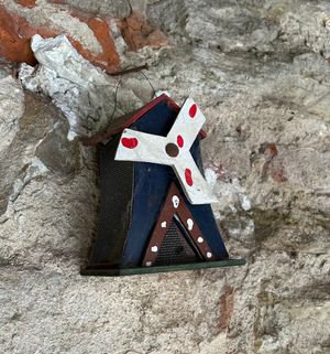 귀뚜라미 페스티벌에서 판매된 목조 귀뚜라미 집 (1995년경, 이탈리아)