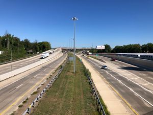 I-95 북쪽 방향이 I-295 및 I-276/펜실베이니아 턴파이크와 교차하는 벅스 군