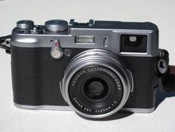 FUJIFILM X100