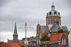 흐로터 케르크(왼쪽)와 쿠펠케르크