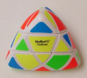 색상을 섞은 마스터 피라몰픽스