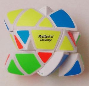 색상과 모양을 섞은 마스터 피라몰픽스