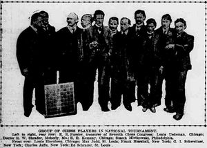 마셜 (왼쪽에서 다섯 번째) 세인트루이스 토너먼트(1904)에서 우승