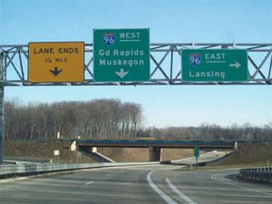 36번가 인터체인지의 출구와 진입 램프