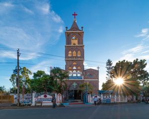 아미나펫 경찰서 부근의 성 바울 루터교회