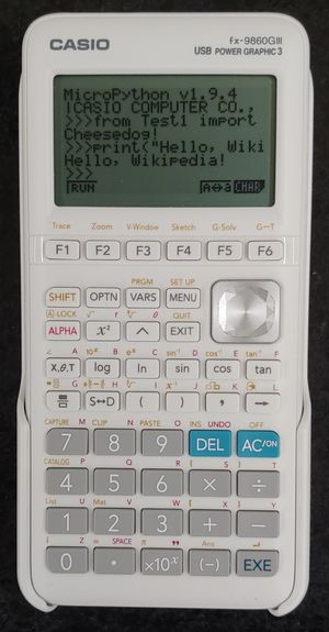 2020년에 출시되었으며 MicroPython이 내장된 카시오 FX-9860GIII 계산기