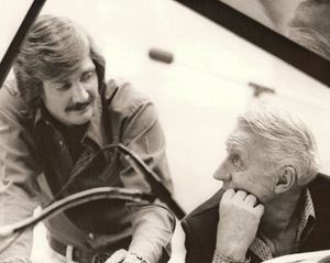 1974년 미국 일리노이주 시카고 유니버설 스튜디오에서 밥 커노우와 함께 있는 스탠 켄튼(62세)