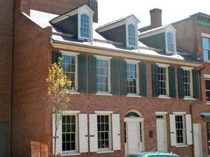 스티븐스의 펜실베이니아주 랭커스터 퀸 스트리트에 있는 자택