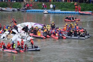 사고기와 구조 작업 모습