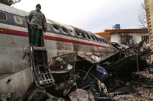 주택가에 충돌한 기체