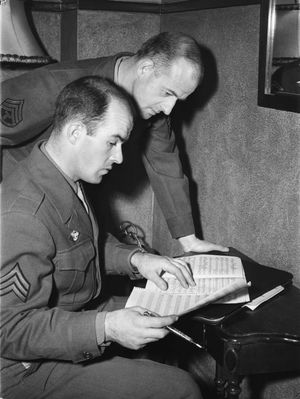 두 폰 트라프 형제 중 장남 루퍼트(오른쪽)와 베르너 (1946년 1월 24일)