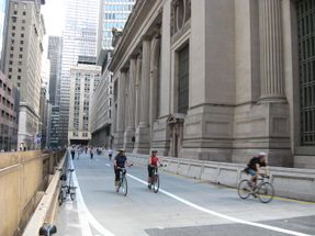 파크 애비뉴 고가도로, 2008년 서머 스트리츠 행사 중.