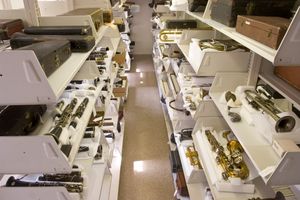 박물관 악기 컬렉션의 일부.