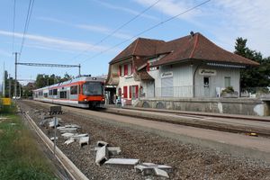 프라우브루넨역과 RBS 열차