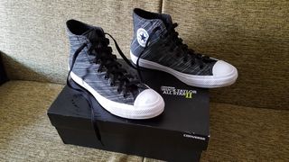 니트 캔버스를 사용한 척 II