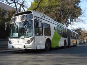 칠레의 트랜스산티아고 차체를 장착한 볼보 B9SALF