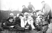 페차모-시르케네스 공세 이후 고향으로 돌아가는 시르케네스 사람들