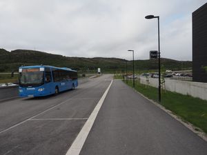 키르케네스의 비에르네바튼행 버스.