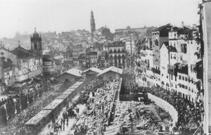 1896년 황혼 무렵, 임시 상 벤투 역에 첫 기차가 도착했다