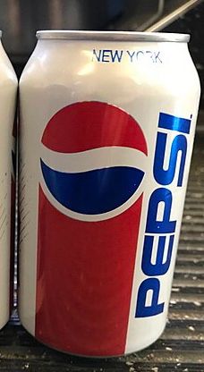 1990년대 디자인의 펩시 콜라 캔(복각판)