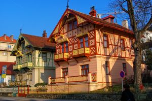 1895년과 1897년에 지어진 스위스 양식의 아르누보 양식의 Haná와 Světlana 빌라