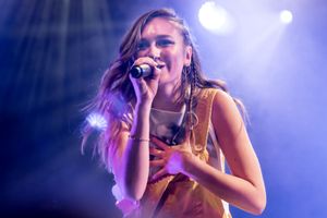 2017년 3월 로스앤젤레스에서 공연하는 데이야