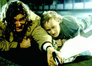 포겔(오른쪽)은 영화 경찰 110: 작은 딜러, 큰 꿈(1996)에서