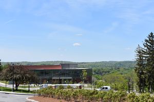 조앤 슈이너드-루스 레크리에이션 및 웰니스 센터