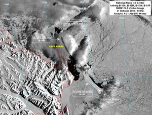 2005년 10월 31일 B-15M, B-15N, B-15P가 분리된 후의 빙산 B-15 (출처: DMSP)