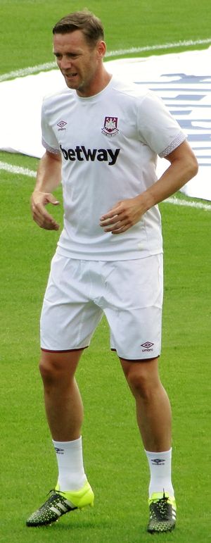 2015년 웨스트햄 유나이티드에서 워밍업 중인 놀런