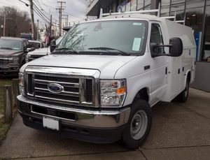 2021년형 포드 E-350 컷어웨이, 외관은 변경되지 않음