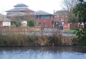 니덤 마켓의 의회 사무소, 하이 스트리트: 의회 본부 1982–2017