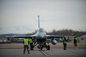 레드 플래그 알래스카 2015에 참가중인 한국 공군의 KF-16D