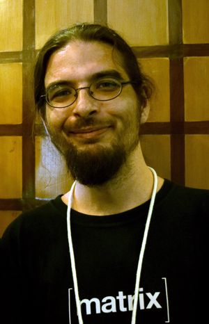 팀모테 기엣(Timothée Giet), 그래픽 아티스트이자 프리랜서, 현재 상업적 지원을 담당하고 있다.