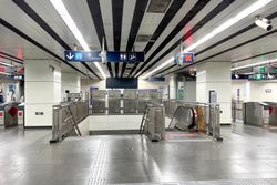 젠더먼역 동쪽 대합실 (2021년 12월 촬영)