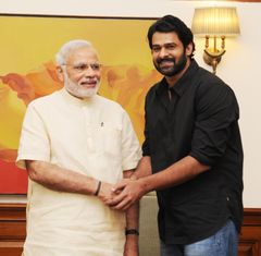 프라바스와 나렌드라 모디 (2015년)