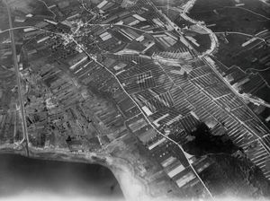 발터 미텔홀처(1920)가 촬영한 800m 상공에서 본 항공 사진