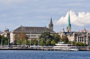 뷔르클리 광장 선착장