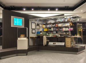 베어의 작업실이 미국 국립 역사 박물관에 전시되어 있다.