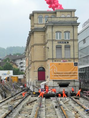 오를리콘역 'Gleis 9'의 이동