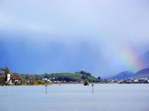 부스와이어(Busskirch) 마을과 뷔흐베르크 언덕 방향으로, 라퍼스빌과 후르덴 사이의 목교에서 바라본 오버제