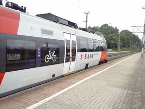 포어아를베르크 S반에서 운행 중인 ÖBB 4024 (봄바디어 탈렌트 1)